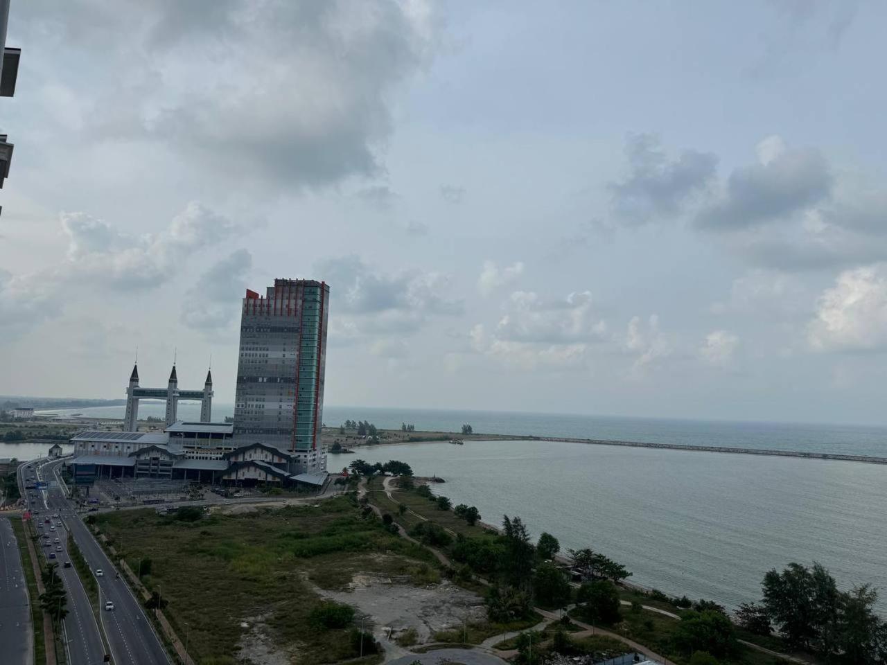 D'Ciella Homes- Sea View, Drawbridge & Ktcc Mall كُوالا تيرينغانو المظهر الخارجي الصورة