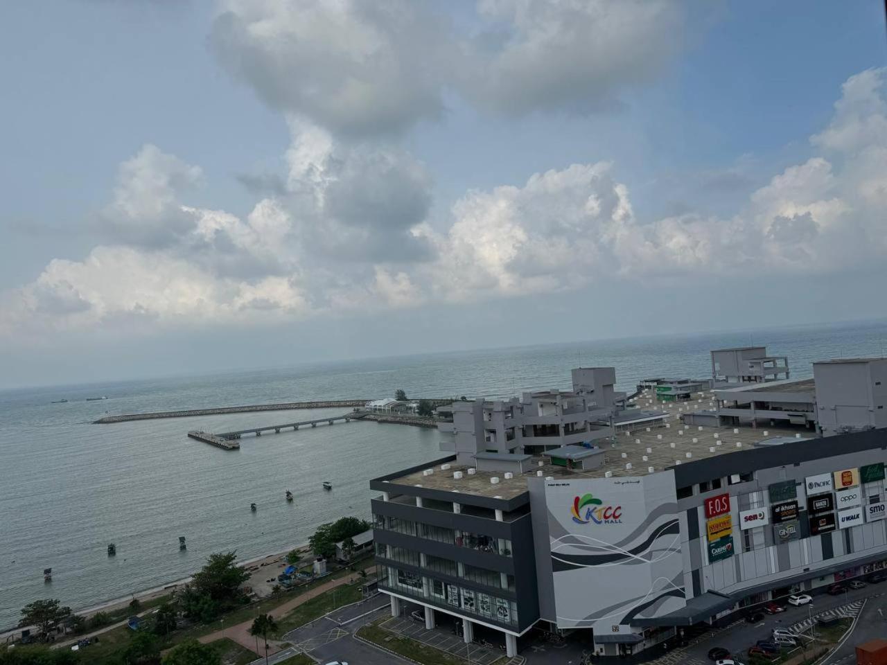 D'Ciella Homes- Sea View, Drawbridge & Ktcc Mall كُوالا تيرينغانو المظهر الخارجي الصورة
